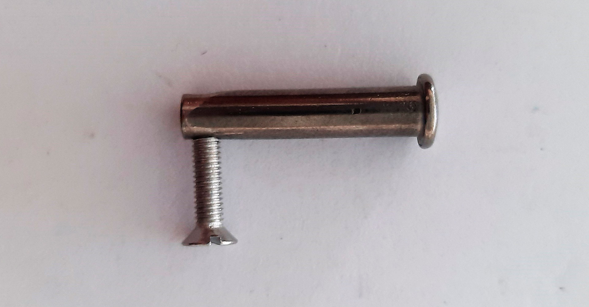 Art 428 – Spreaders pin with screw